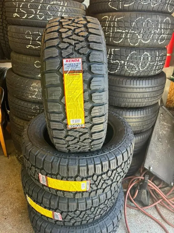 Used tires marked with their sizes